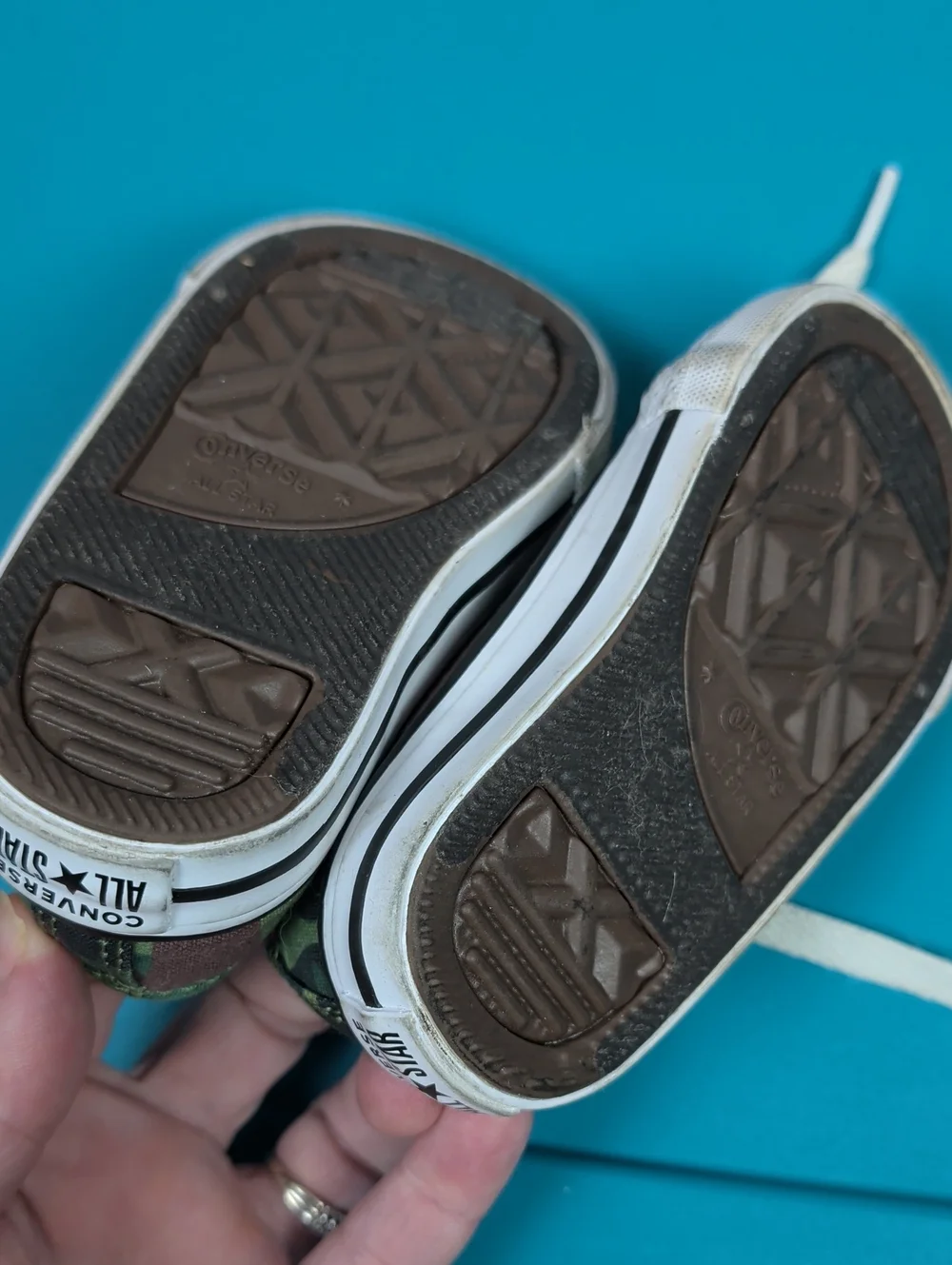 Converse Baby Boy Low-Top Canvas Sneakers Size 3 Camo